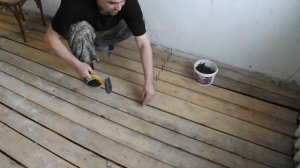 ПОЛ скрипит что делать?