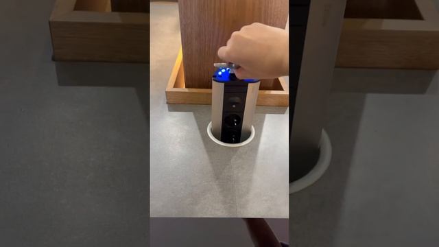 Розетка в столешнице кухни ✅ смотреть онлайн