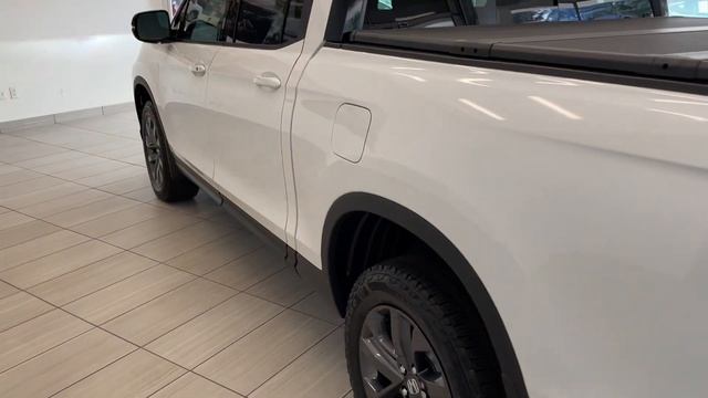 2023 Honda Ridgeline Sport - Platinum White Pearl смотреть онлайн