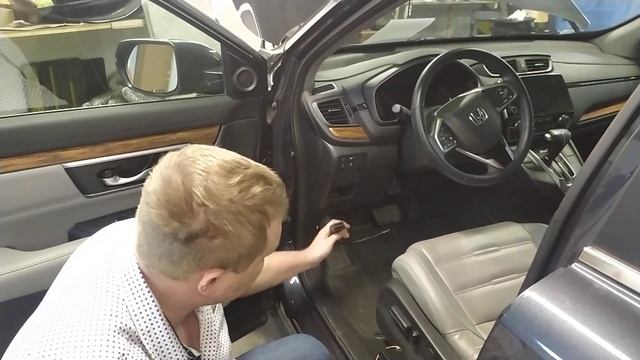 Открытия замка капота если сел аккумулятор, если нет резервного троса смотреть онлайн