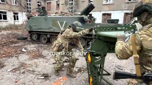 Мобильный комплект спутниковой связи