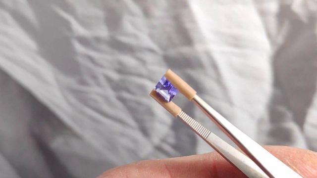 Натуральный танзанит 1,07 карат смотреть онлайн