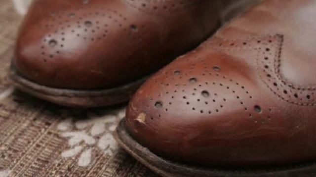 Как скрыть царапины на кожаной обуви и заставить ее выглядеть лучше новой смотреть онлайн