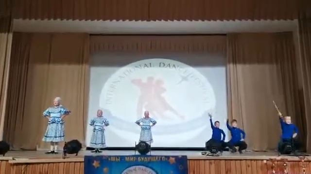 Хореографический коллектив "Палитра" танец "Казачок". смотреть онлайн