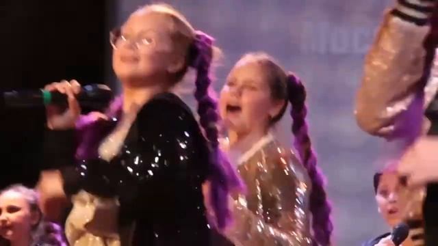 Шоу-группа "Мечта" - Парад заграничных певцов смотреть онлайн