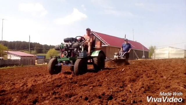 Культивация мотоблоком. Помощь минитрактора мотоблоку.Minitractor And Walk-behind Tractor.Russia.