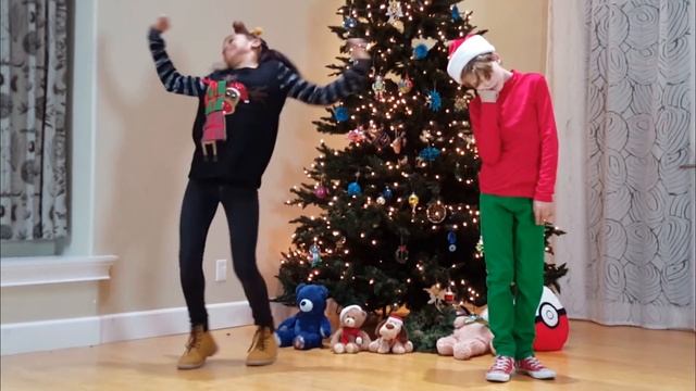 Happy Holidays - Christmas Dance - Santa Clause Is Coming to Town - Merrick & Alanna смотреть онлайн