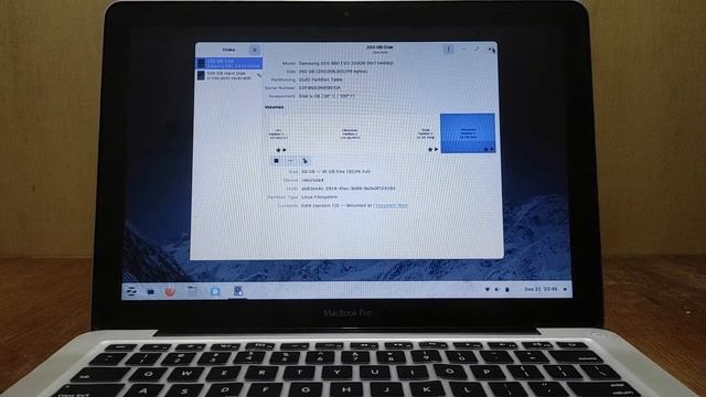 Zorin OS on Macbook Pro 2012 смотреть онлайн