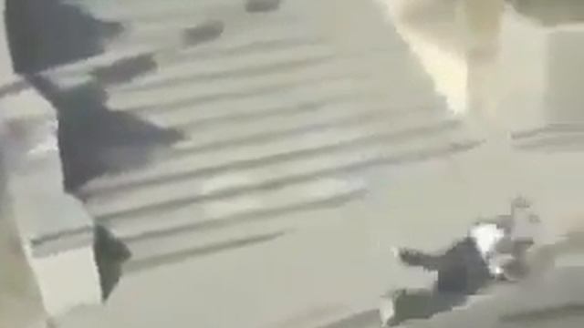 Упал с лестницы смотреть онлайн