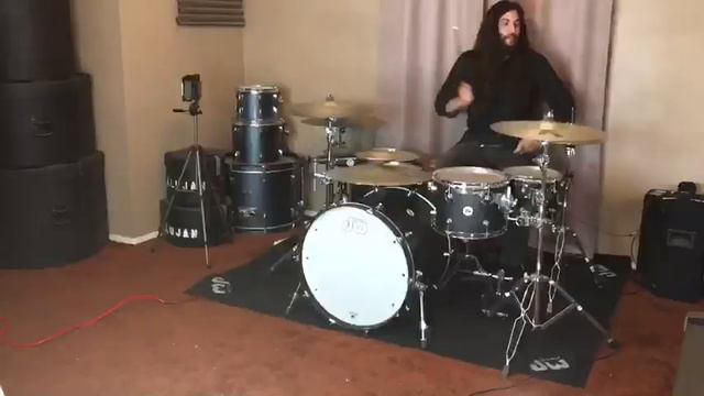 Black Sabbath - Paranoid (drum cover) смотреть онлайн