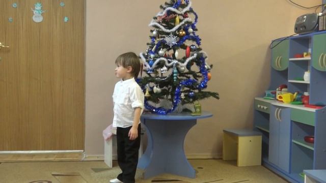 Новогодний утренник 2012, Ник читает стих смотреть онлайн