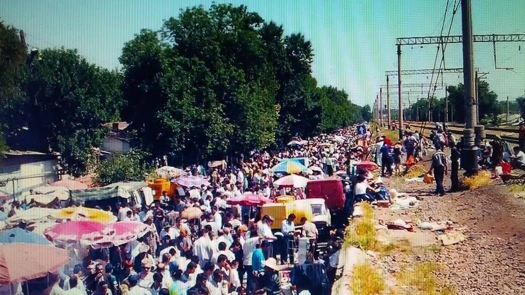 Город Ташкент,базар Тезиковка 1996 год смотреть онлайн