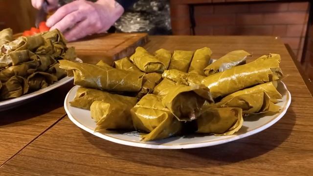 Готовим в казане на огне. Долма + соус. смотреть онлайн