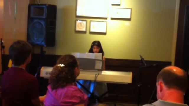 Alexi's Piano recital at Starbucks смотреть онлайн