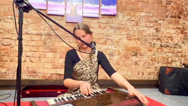 Гопаштами - киртан, апрель 2023г #kirtan #киртан #yoga #харекришна #мантра #krishna #mantra #bhakti смотреть онлайн