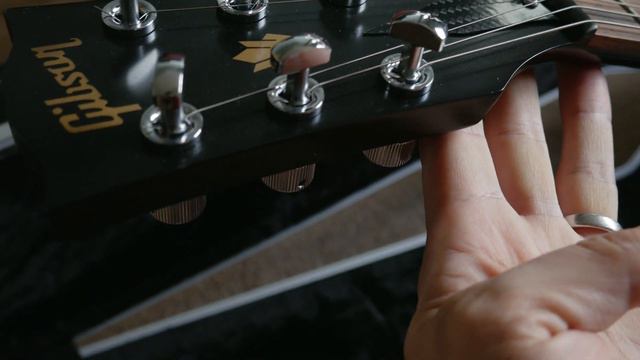 Gibson 2013 SG Future Tribute смотреть онлайн