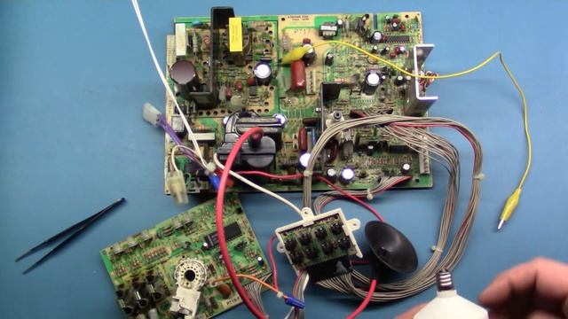 Arcade Monitor Chassis Repair - U2000 'Light Bulb' Power Supply and B+ Testing смотреть онлайн
