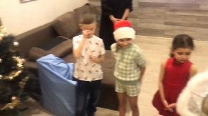 В гости пришел Дед Мороз и Снегурочка!