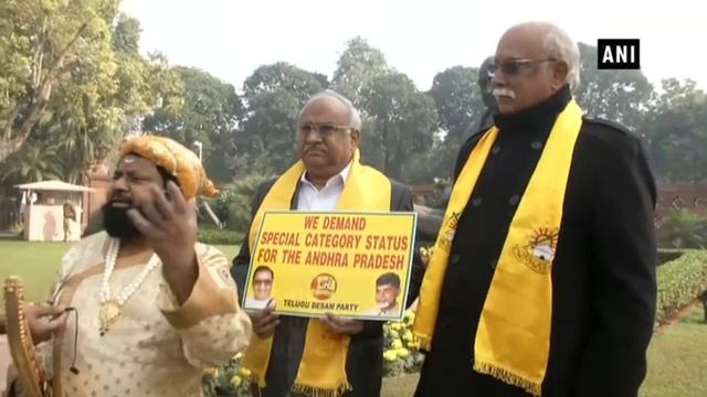 TDP MP Sivaprasad dresses up as Chhatrapati Shivaji to demand special status for AP - # смотреть онлайн