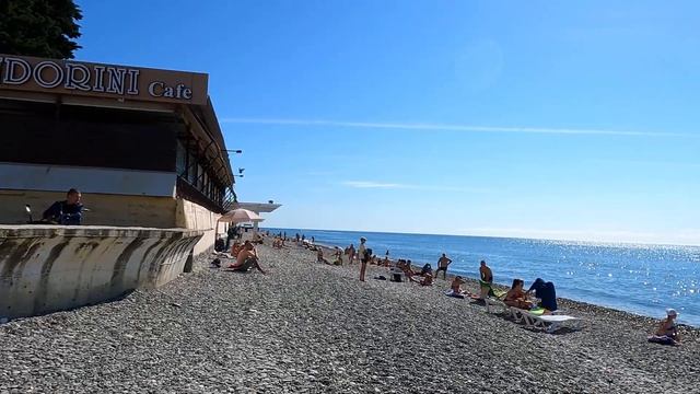 На пляже все спокойно! 08.10.2021. Я его догнал!)))?ЛАЗАРЕВСКОЕ и Я