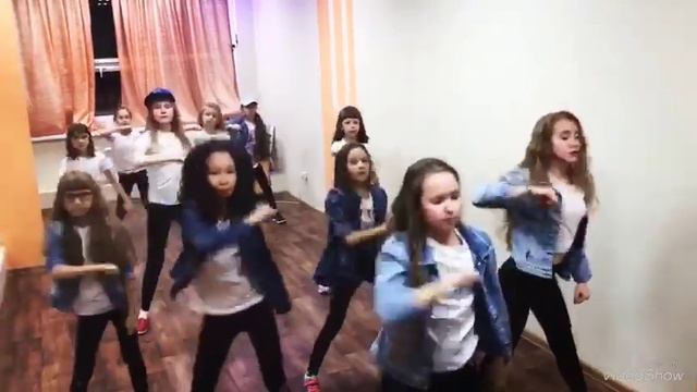 Хожу на танцы\СКОРО ПОЕДУ НА ВЫСТУПЛЕНИЕ смотреть онлайн