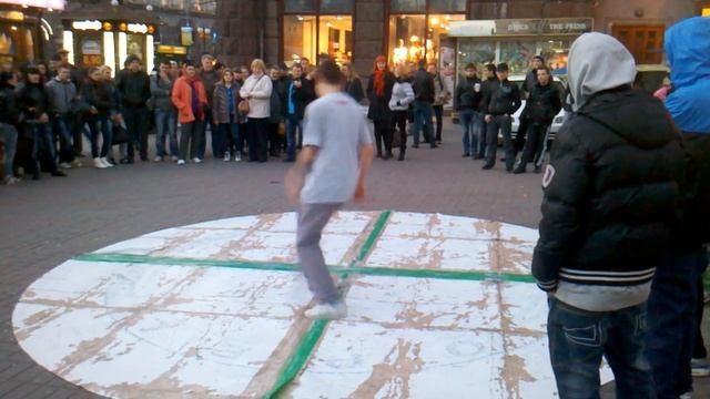 Київ. Вуличний брейк -данс. смотреть онлайн