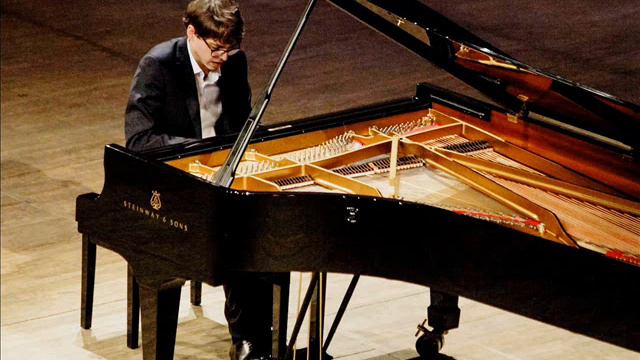 Lucas Debargue. Concert in Moscow 06.03.18 F.Chopin. Scherzo No1 (h-moll), Op. 20 смотреть онлайн