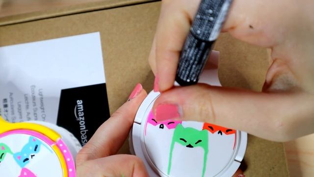 I PAINTED HEADPHONES WITH POSCA PENS смотреть онлайн
