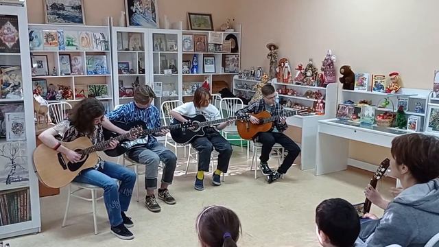 ЗАЖГЛИ AC//DC в детской библиотеке!! смотреть онлайн