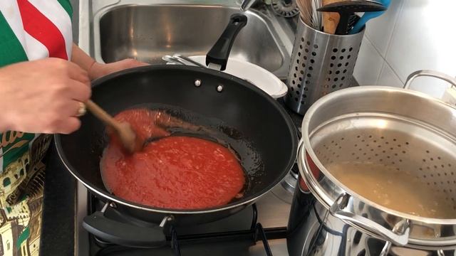 КАК ПРИГОТОВИТЬ ИТАЛЬЯНСКУЮ ПАСТУ .очень вкусная и быстрая Паста с тунцом и оливками смотреть онлайн