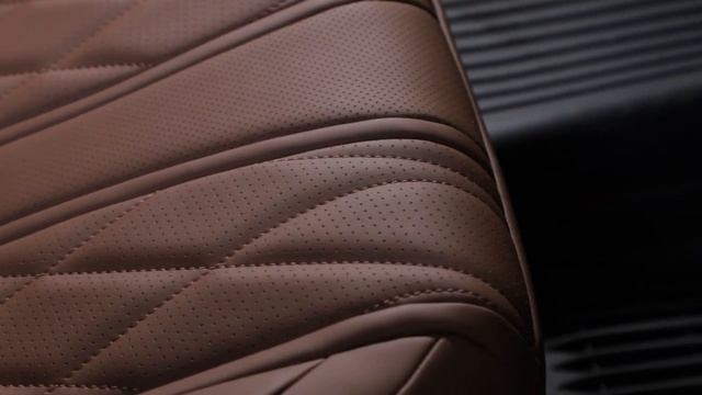 Toyota RAV 4 - перетянули в ореховую экокожу салон, дверные вставки и накладку на торпедо [2022]