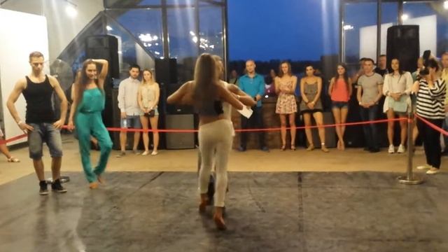 Кизомба батл 01082015 артпричал Киев (music: Elji Beaztkilla - Raca Mau) смотреть онлайн