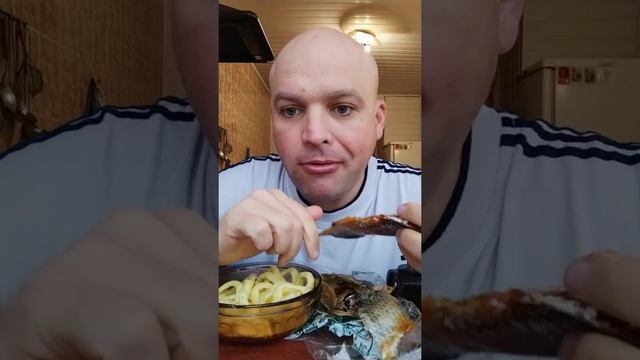 ОБЖОР рис и сосиска / мукбанг вяленая рыбка смотреть онлайн