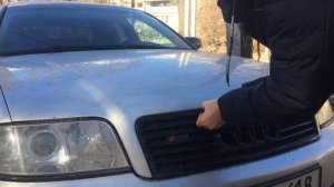 КАК ОТКРЫТЬ КАПОТ НА AUDI A6 C5 ЕСЛИ СЛЕТЕЛ ТРОСИК ИЛИ РАЗРЯДИЛСЯ АККУМУЛЯТОР