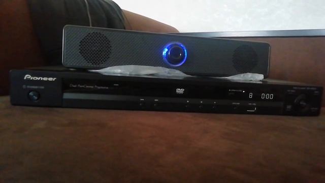 саундбар Свен и старичок пионер 410 неплохо спелись.Альбом 50 цент2003 года. get rich or die tryin.