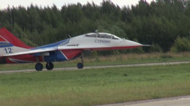 Стрижи(посадка/рулежка)#2 Армия2017 - 27.08.2017 смотреть онлайн