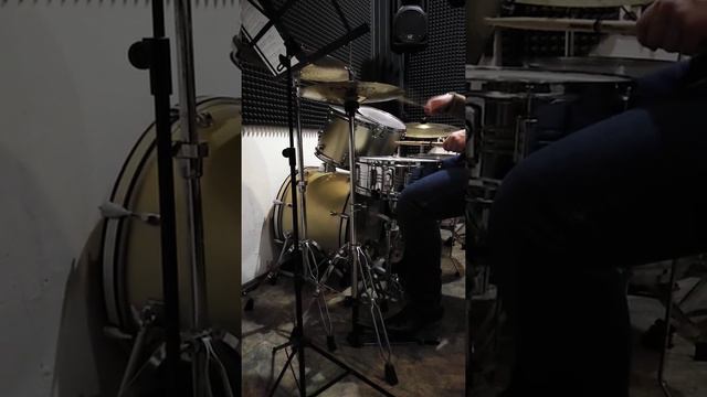 Просто барабаны . / just drums./) смотреть онлайн