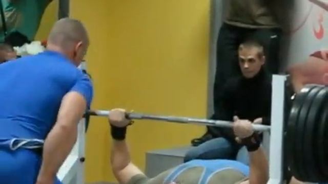 Сергей Разудалов. Жим 225кг смотреть онлайн
