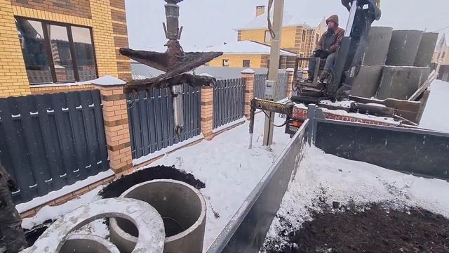 Бурим переливную канализацию с вывозом грунта на самосвале Исудзу ISUZU. Нагаево смотреть онлайн