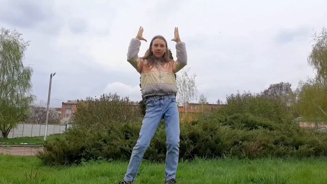 ШИК ТАНЕЦ?? под одну из песен КАРДИ БИ) смотреть онлайн