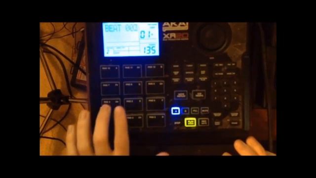 How To: Record/Play with AKAI professional XR20 Drum Machine смотреть онлайн