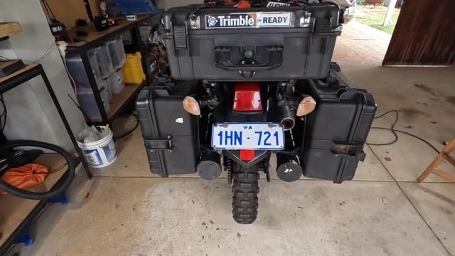 Hard Core Home Brew ADV Panniers - KLR 650 смотреть онлайн
