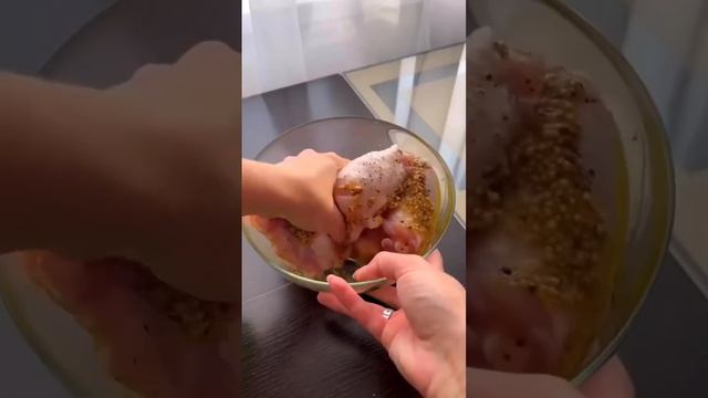 КУРИНЫЕ БЕДРЫШКИ В ГОРЧИЧНО-МЕДОВОМ СОУСЕ!ВКУСНО И ПРОСТО смотреть онлайн