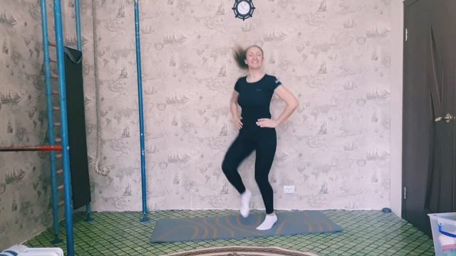 Танцевальная разминка «Танцуй-ка» Н. Филатовой (для участников лагеря) смотреть онлайн