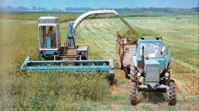 Советская старая сельхоз техника