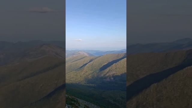 Горный пик между двумя озёрами Сулук смотреть онлайн