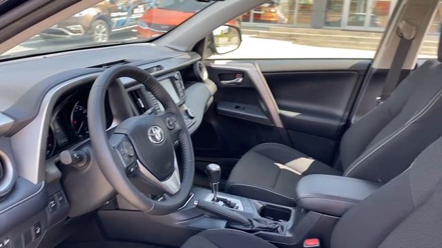 Toyota RAV4 2.2D AT (150 л.с.)