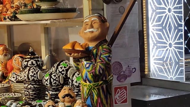 Павильон сувениров из Средней Азии на Рождественской ярмарке в Санкт-Петербурге Малая Садовая улица смотреть онлайн