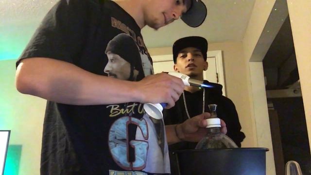 1 GRAM GRAVITY BONG RIPS!!!🔥🔥🔥 смотреть онлайн