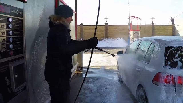 Как правильно мыть машину на мойке самообслуживания зимой смотреть онлайн